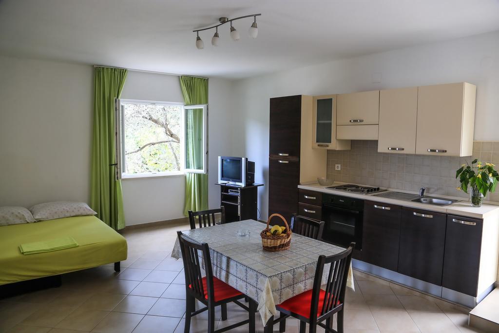 Antunovic Apartment